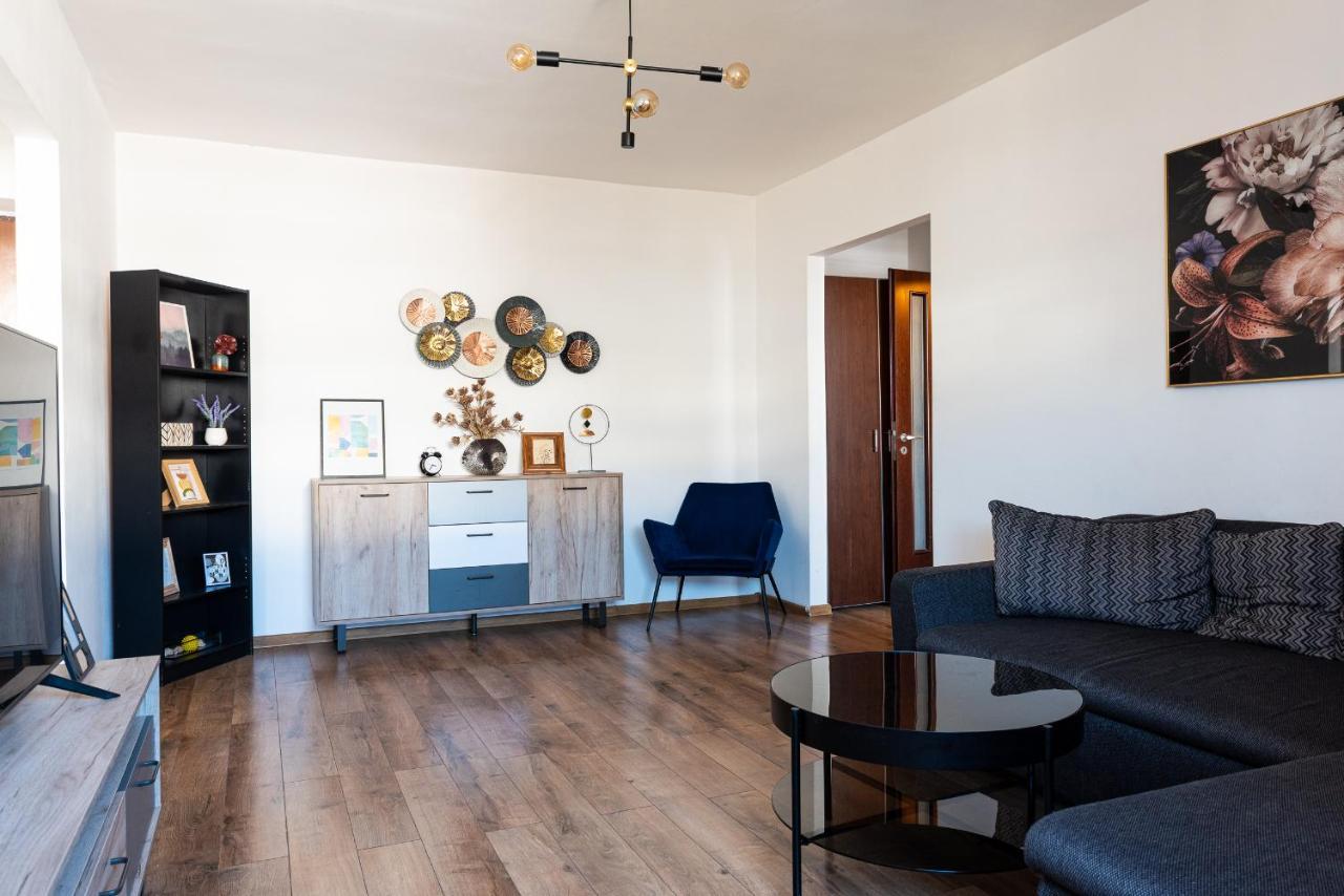 Chic 2-Room Apartment In The Heart Of Bucharest With Amazing View Exterior foto